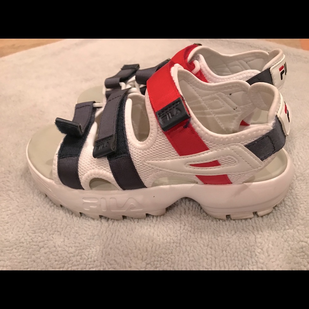 Fila platform sandals 🔥 FLASH SALE 🔥